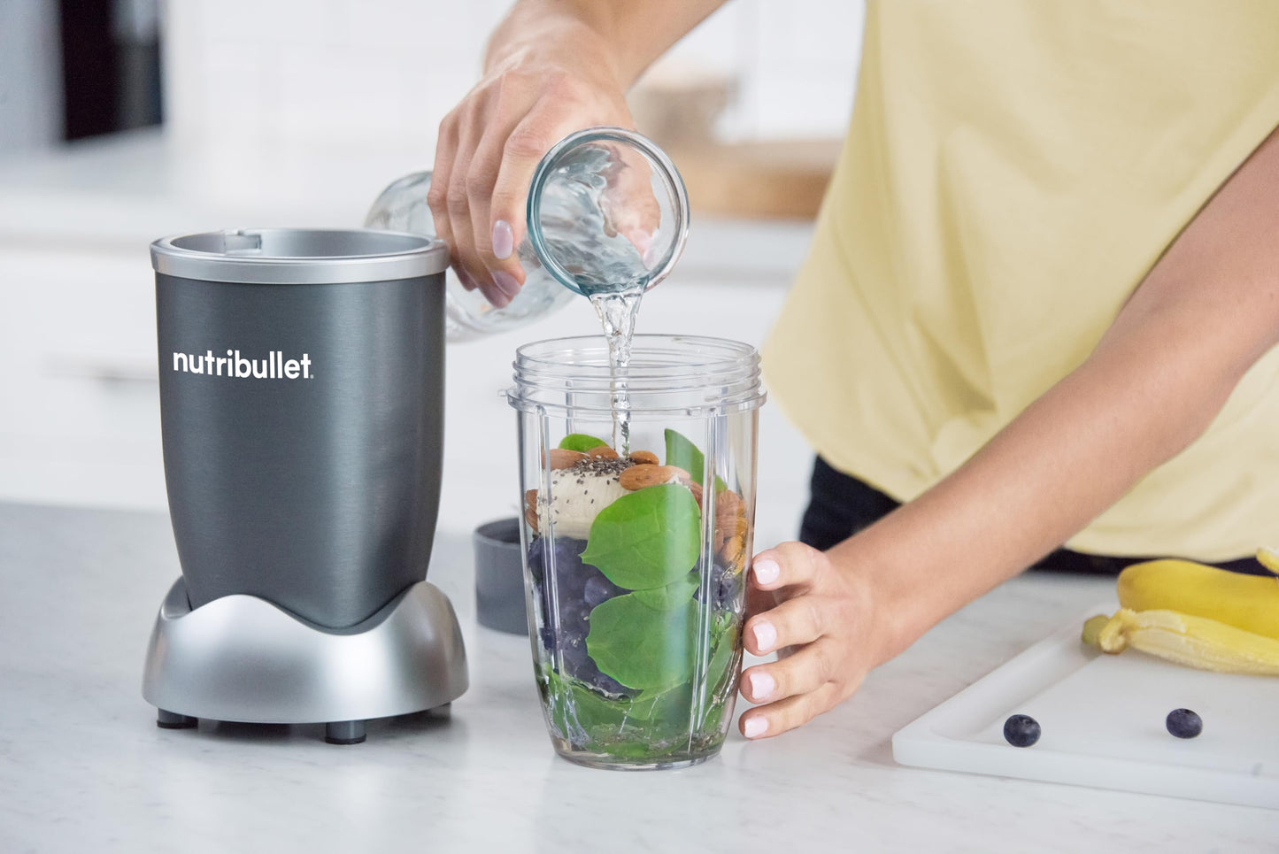 nutribullet Pro Personal Blender, Shakes, Smoothies, Food Prep, and Frozen Blending, 32 Ounce Cup, 24 Ounce Cup, Flip-top Travel Lid, 900 Watt, Matte Black, NB9-0901AK